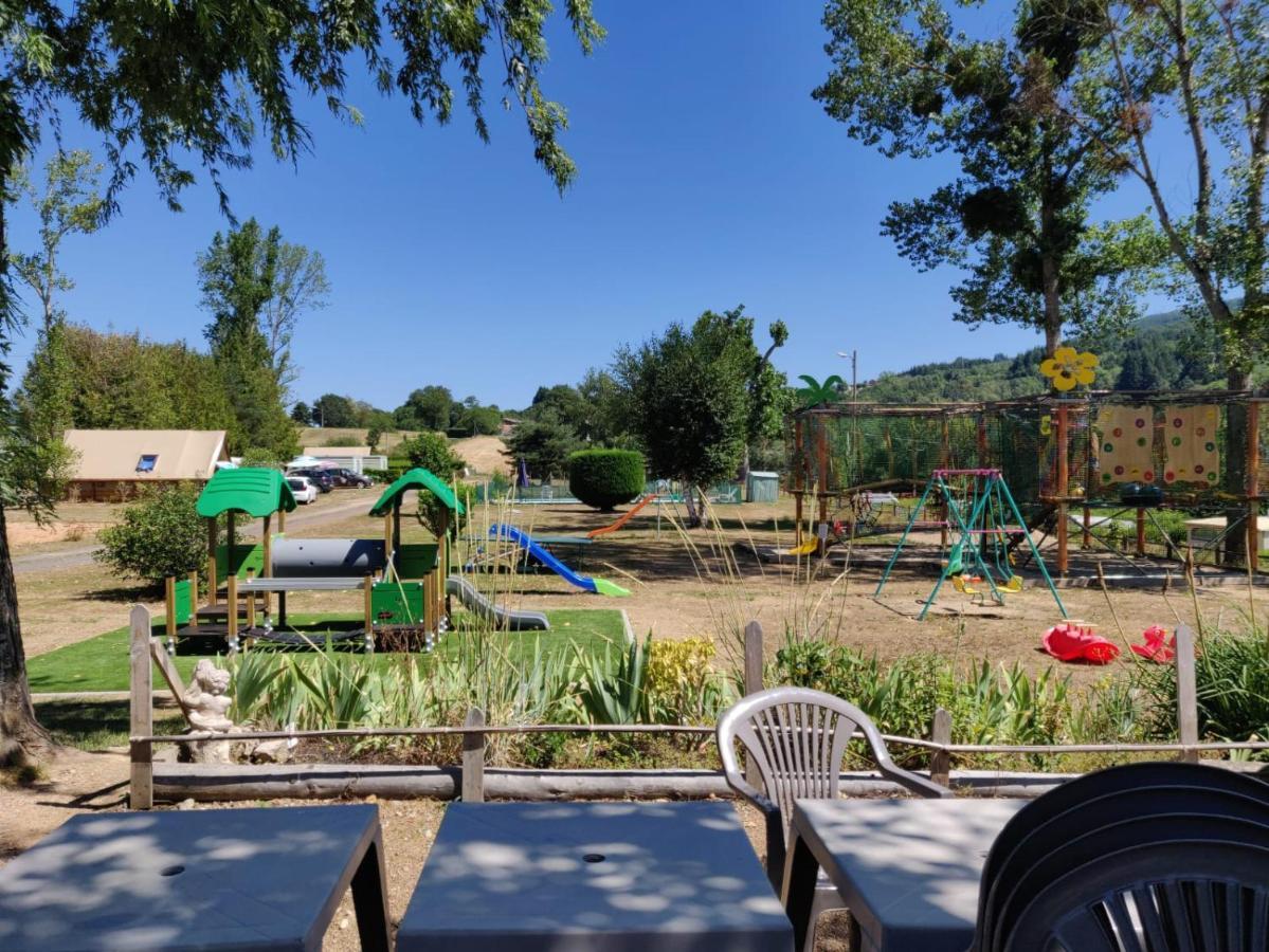Camping " Le Grun De Chignore" Vollore-Ville Exteriér fotografie