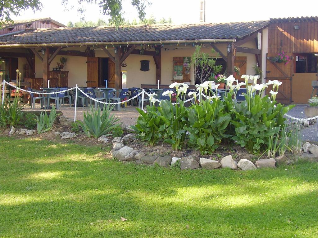 Camping " Le Grun De Chignore" Vollore-Ville Exteriér fotografie