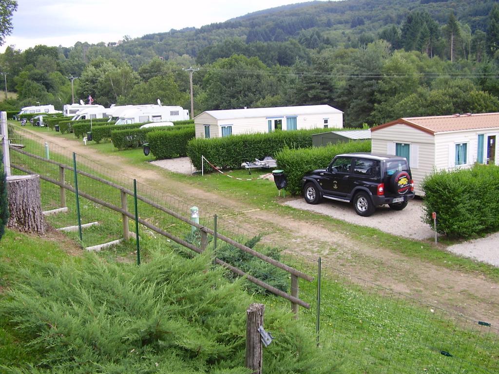Camping " Le Grun De Chignore" Vollore-Ville Exteriér fotografie