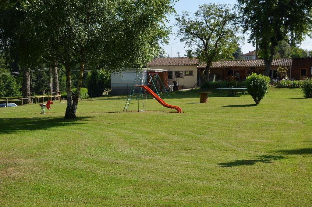 Camping " Le Grun De Chignore" Vollore-Ville Exteriér fotografie