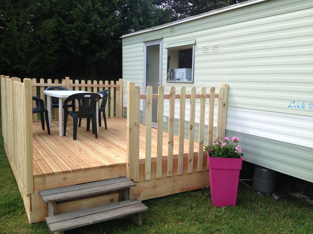Camping " Le Grun De Chignore" Vollore-Ville Exteriér fotografie